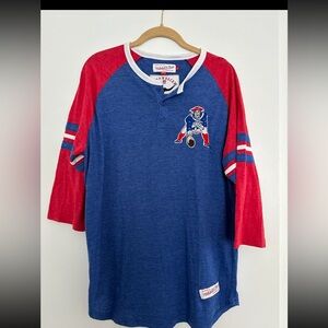 Mitchell & Ness NEW ENGLAND PATRIOTS Retro Style Embroidered Henley Shirt L